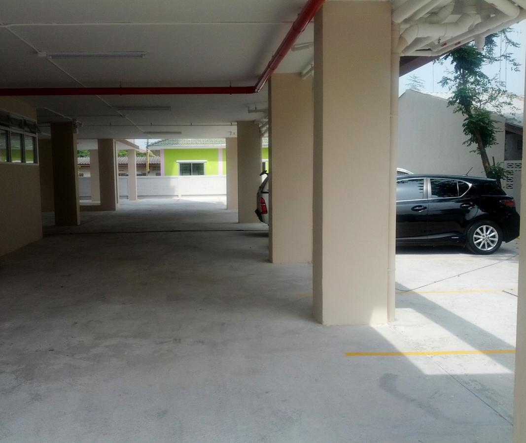 Aspen Residence Chonburi Exteriör bild